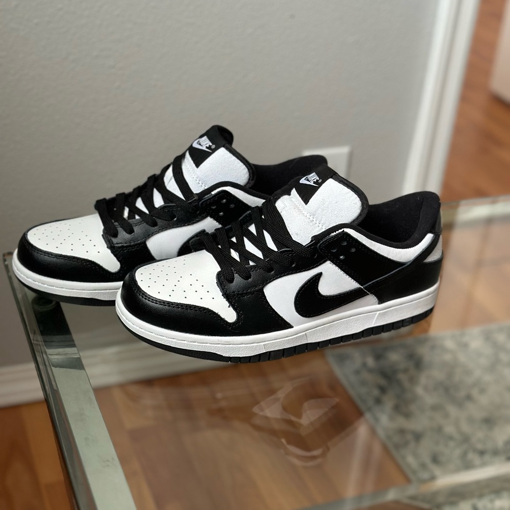 Nike Black and White Athletic Shoes